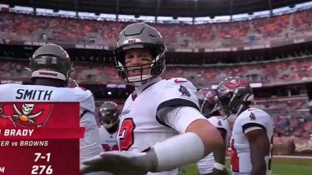 Tom Brady enojado con las cámaras